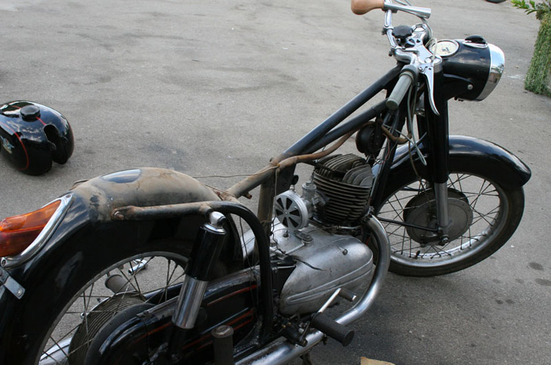 1958_Pannonia_TLF_250_DeLux_01.jpg