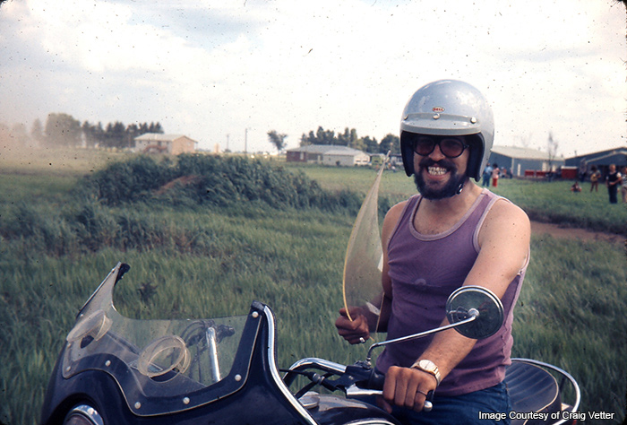 Craig-Vetter-1973-Loyal-Jumping-Windshirld-Test-02.jpg