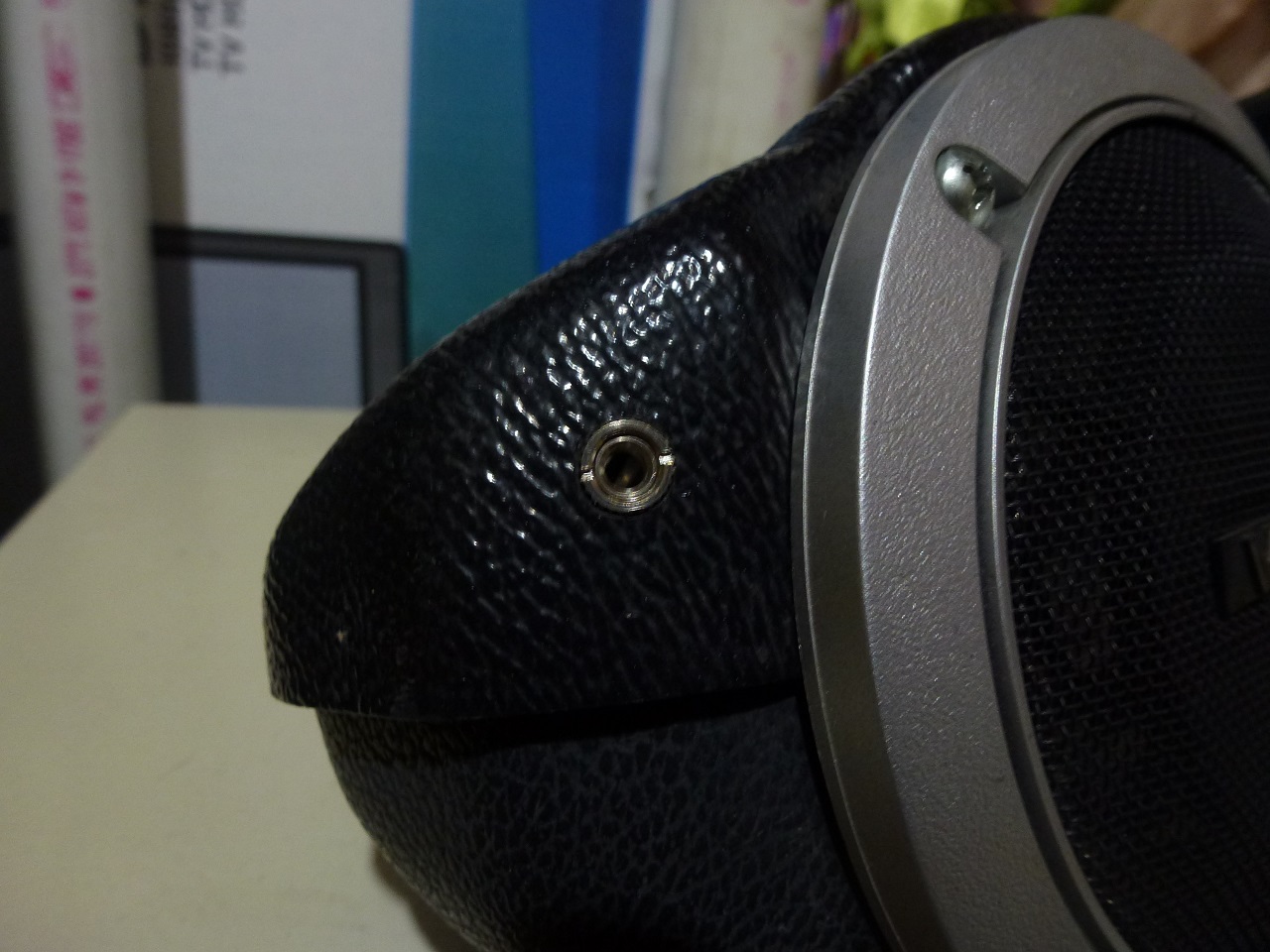 Ear phone jack.JPG