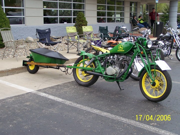john-deere-bike-and-trailer.jpg