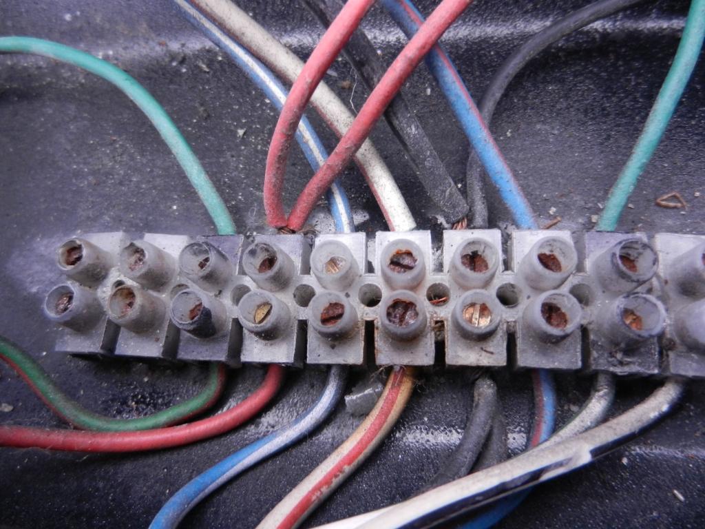 old connector.JPG