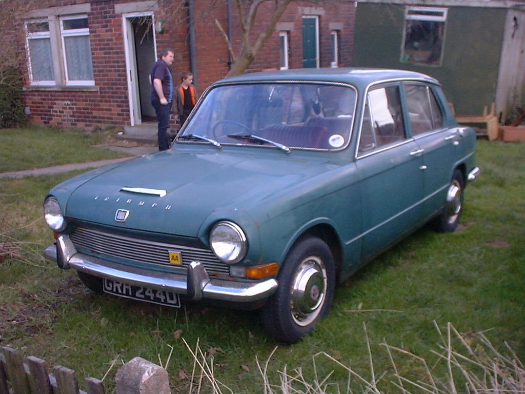 Triumph 1300.jpg