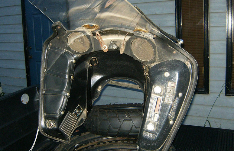 Vetter_Windjammer_Stereo_Modification_01.jpg