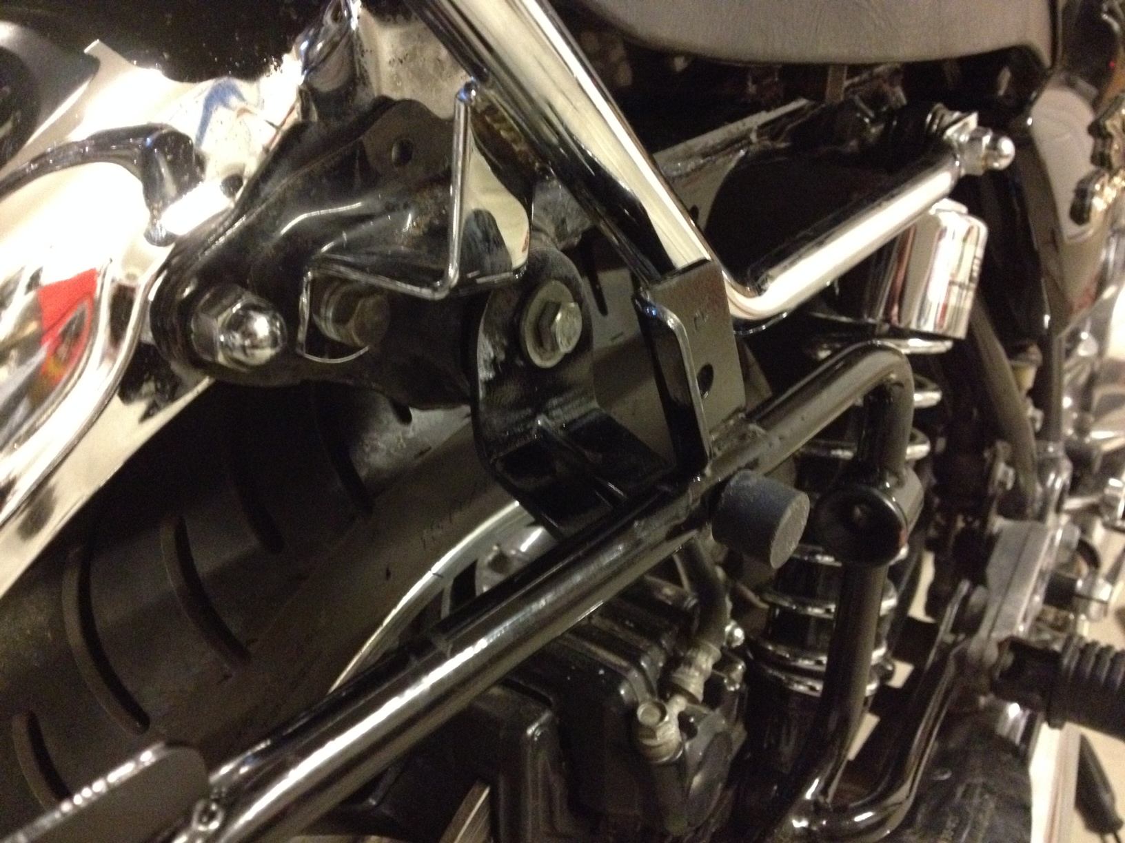 Yamaha-XS1100-Special-Vetter-Luggage-Bracket-Modify_08.JPG