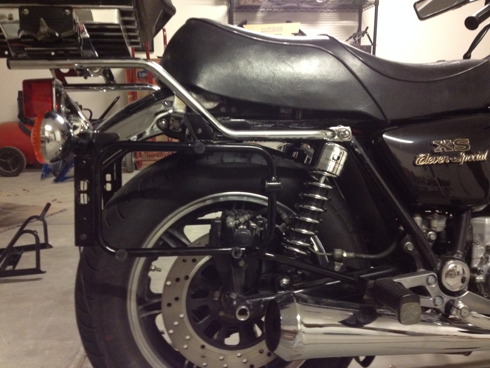 Yamaha-XS1100-Special-Vetter-Luggage-Bracket-Modify_09.JPG